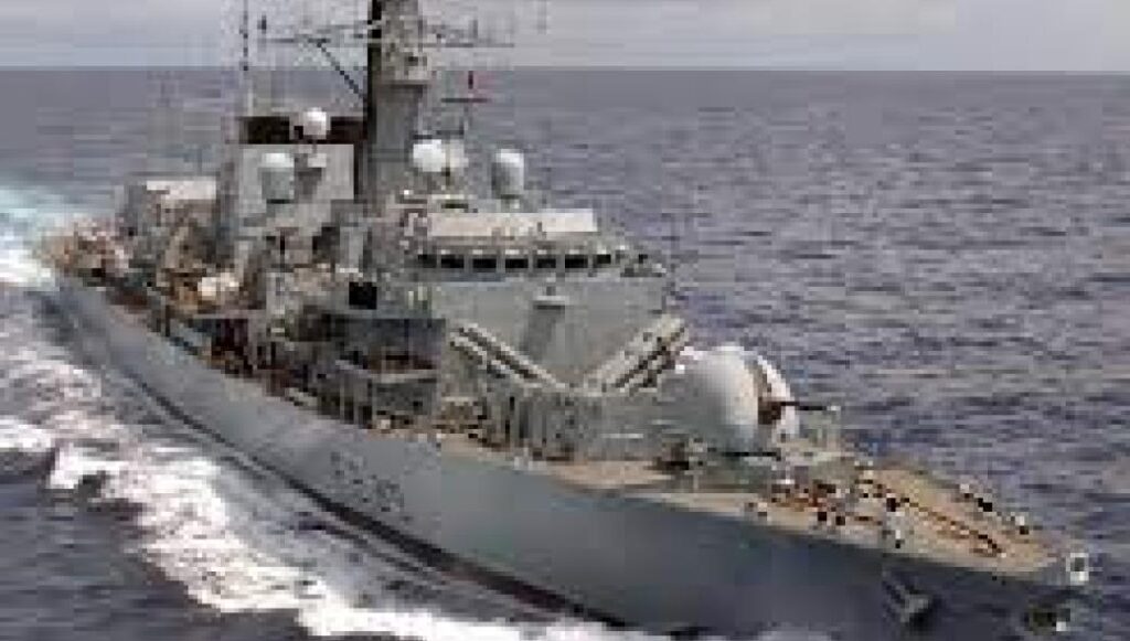 Το AUKUS άρχισε: Φρεγάτα του βρετανικού Βασιλικού Ναυτικού διέσχισε τα στενά της Ταϊβάν